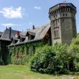 Château de Normandie avec nombreuses dépendances et surface terrain
