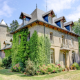 Château de Normandie avec nombreuses dépendances et surface terrain