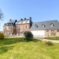 Château à vendre fin XIXe, salle de réception, dépendance et parc