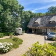 Maison toit de chaume avec vue sur la Seine