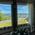 Maison toit de chaume avec vue sur la Seine