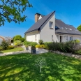 Maison d’architecte à vendre avec piscine dans jardin paysager proche de Dieppe