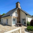 Maison d’architecte à vendre avec piscine dans jardin paysager proche de Dieppe