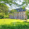 Château et dépendances à vendre sur ses terres de plus de 30 ha