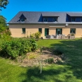 Maison de campagne à vendre avec dépendances sur beau terrain clos arboré