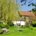 Maison ancienne dans la campagne vallonnée du Pays de Bray