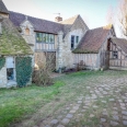 Petite abbaye à vendre avec prieuré, chapelle, piscine couverte, longère, Ivry La Bataille  4877