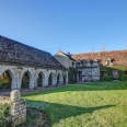 Petite abbaye à vendre avec prieuré, chapelle, piscine couverte, longère, Ivry La Bataille  4877