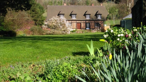 Maison De Caractere Avec Bois Et Riviere Quatre Chambres A Vendre