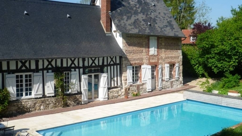 manoir de caractere avec piscine et tennis a lyons la foret