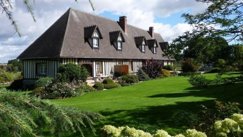 Maison De Campagne Avec Jardin Paysager Sur L Axe Rouen Neufchatel