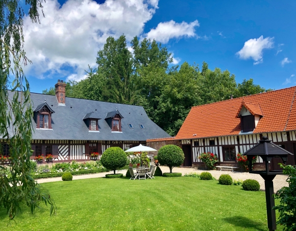 Deux maisons restaurées dans un ancien corps de ferme magnifiquement rénové