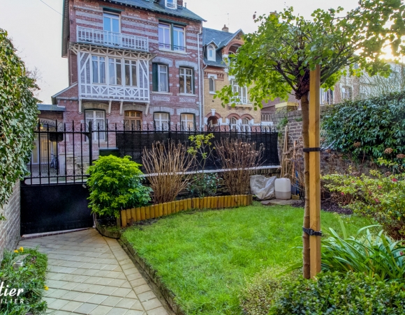 Maison de ville anglo-normande à Dieppe prox gare de Dieppe et centre