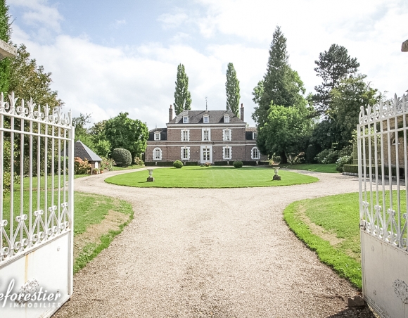 Maison de Maitre à vendre à proximité d'Arques la Bataille