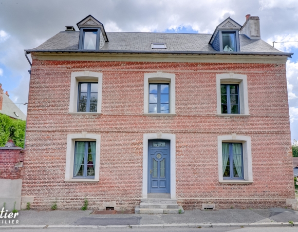 Maison de maître au centre d'un bourg dynamique proche de Dieppe