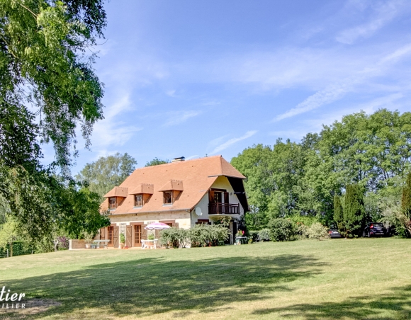 Maison de bord de mer et de campagne à vendre à Blonville sur Mer