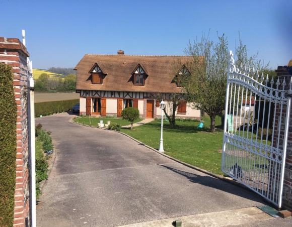 Maison à vendre proche de Dieppe. Au pied de la forêt d'Arques