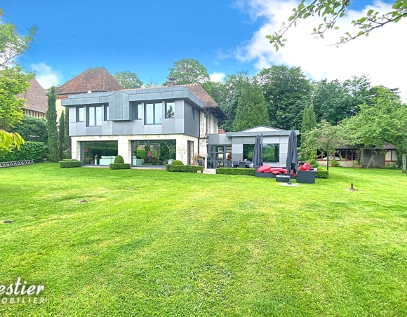 Grande propriété mêlant charme de l’ancien et modernité