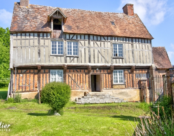 Manoir classé du XVe siècle en pan de bois à vendre à proximité de Beauvais