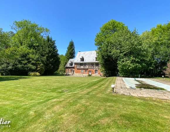 Manoir normand du 16ème et maison en briques à vendre en Pays de Caux