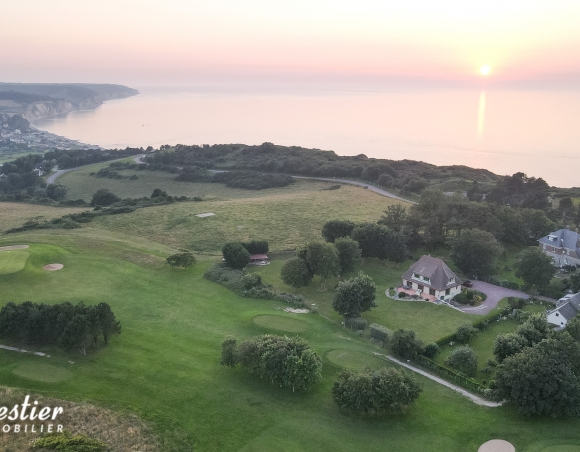 Spacieuse maison à vendre sur le golf de Dieppe Pourville