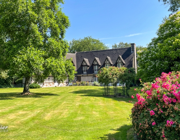 Exceptionnelle propriété de 15ha à vendre avec vue sur seine  