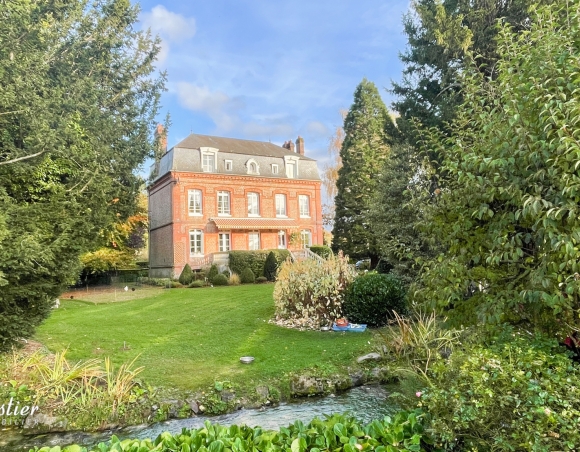 Maison de maître à vendre dans la vallée de la Varenne 