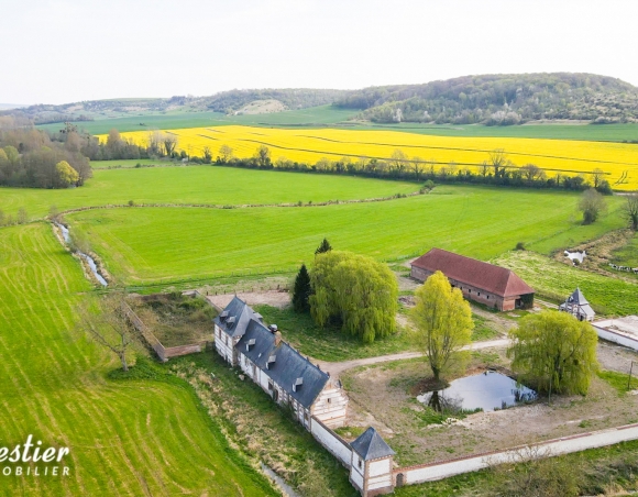 Ancienne ferme à restaurer dans le Petit Caux