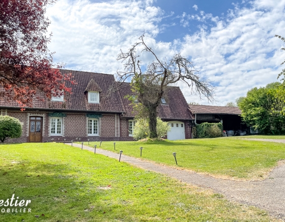 Grande maison normande du Pays de Bray avec dépendances