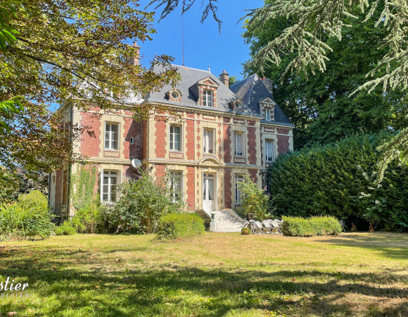 Manoir Napoléon III – Parc avec arbres séculaires – Prairies & dépendances
