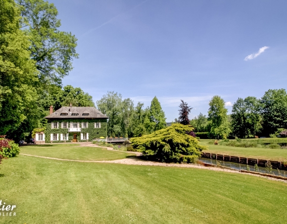 Mansion for sale between Aumale and Blangy-sur-Bresle