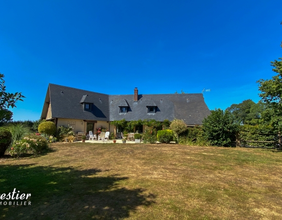 Spacieuse maison normande avec piscine à vendre axe Dieppe-Rouen