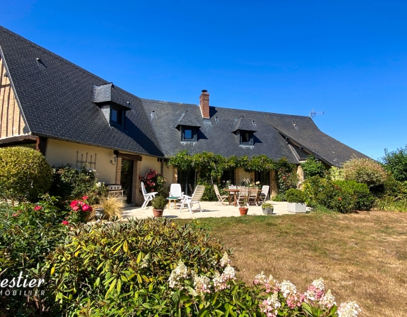 Spacieuse maison normande avec piscine à vendre axe Dieppe-Rouen