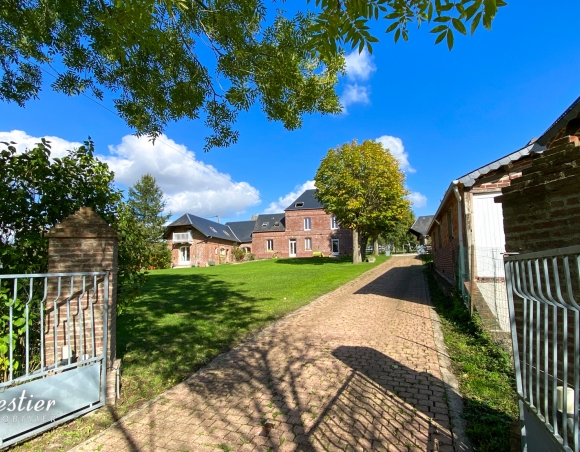 Maison de maître à vendre avec dépendances proche Neufchâtel-En-Bray