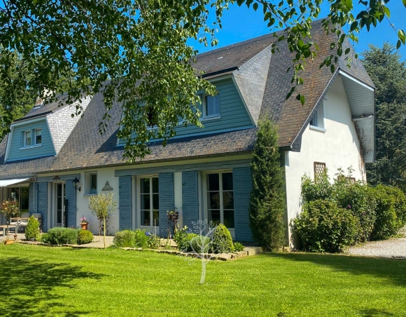 Belle maison contemporaine avec parc arboré, Val de scie