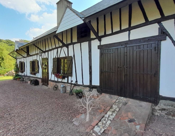 Petite maison typiquement normande à vendre près d’Aumale