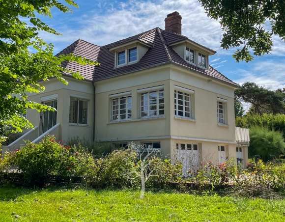 Villa bord de mer à vendre avec joli parc arboré entre Dieppe et Veules-les-Roses  