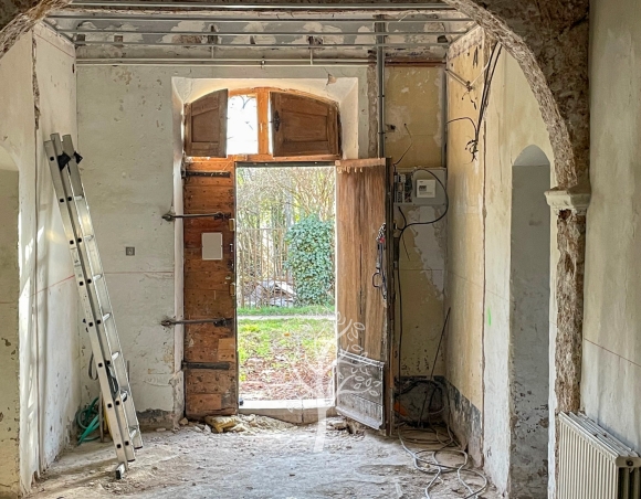 Vente Interactive: Mas Provençal à Restaurer à Cotignac