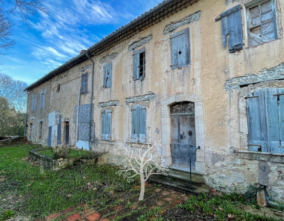 À VENDRE : Mas Provençal à Restaurer à Cotignac