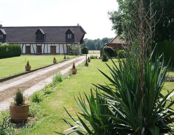 Ancienne grange de caractère restaurée à Saint-Victor-L’Abbaye