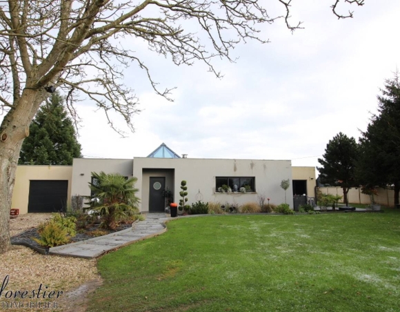 Maison contemporaine avec piscine couverte prox. Yerville