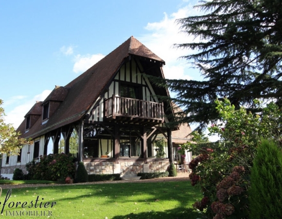 Grande maison normande avec dépendances et box proche Saint-Saëns en Seine-Maritime