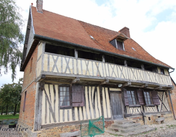 Manoir ancien corps de ferme classé monument historique avec dépendances à acheter en Pays de Caux