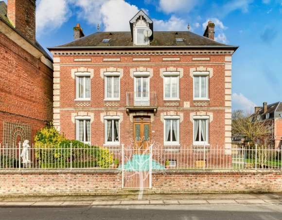 Maison de caractère à vendre à Saint-Saëns près de Neufchâtel-en-Bray Maison de caractère à vendre à Saint-Saëns près de Neufchâtel-en-Bray