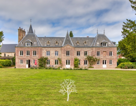 Propriété de caractère des 18e et 19e siècles à vendre en Normandie : un château normand sur la Côte d'Albâtre Propriété de caractère des 18e et 19e siècles à vendre en Normandie : un château normand sur la Côte d'Albâtre