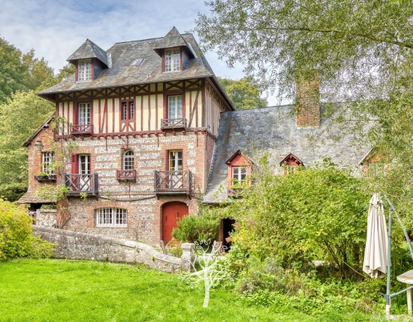 Vente confidentielle : moulin d’exception proche de la mer Vente confidentielle : moulin d’exception proche de la mer