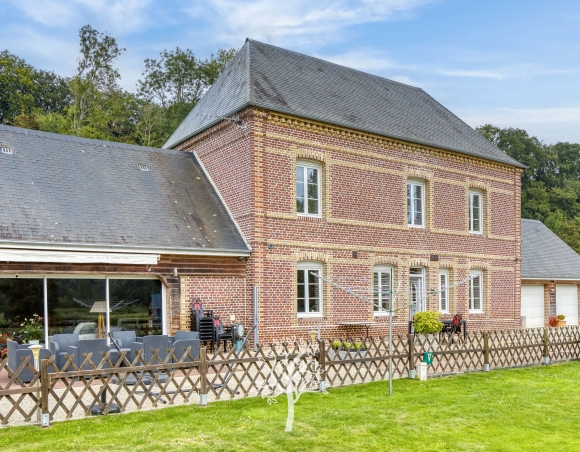 Grande demeure de caractère avec parc arboré et dépendances – Saint-Aubin-sur-Scie 