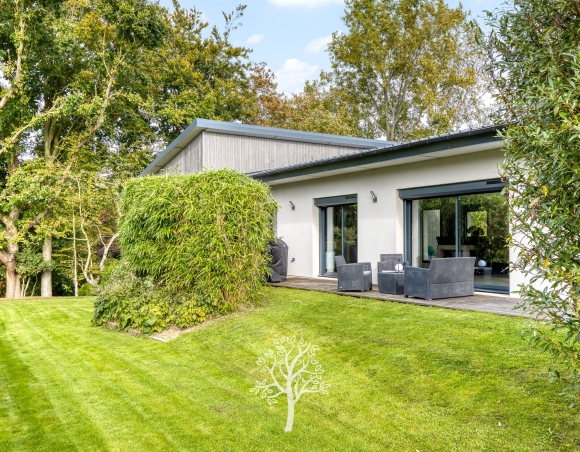 Maison d’architecte avec jardin paysager à Varengeville-sur-Mer  Maison d’architecte avec jardin paysager à Varengeville-sur-Mer