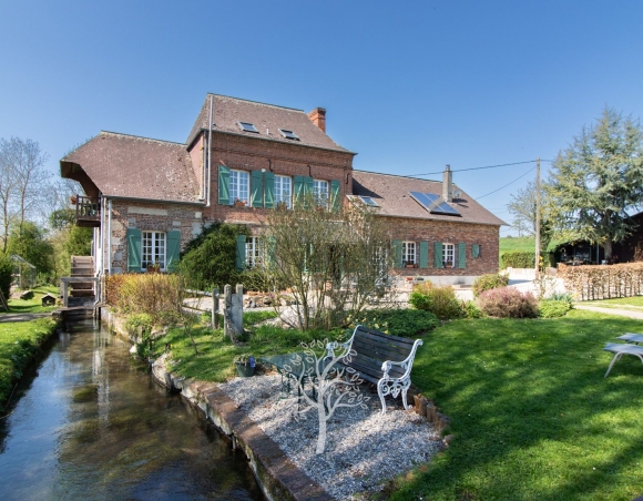 Ancien moulin aménagé en confortable maison de famille Ancien moulin aménagé en confortable maison de famille