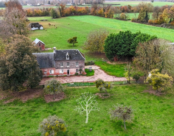 Corps de ferme sur 3 ha avec dépendances à proximité de Rouen